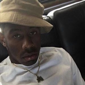 Meet your Posher, Clara